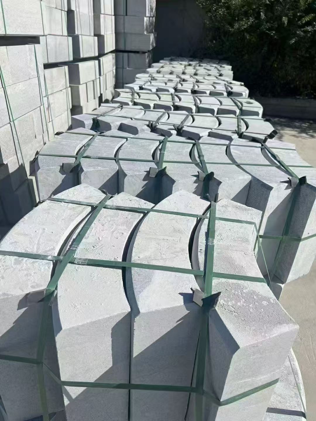 合肥 芝麻灰弧形路沿石