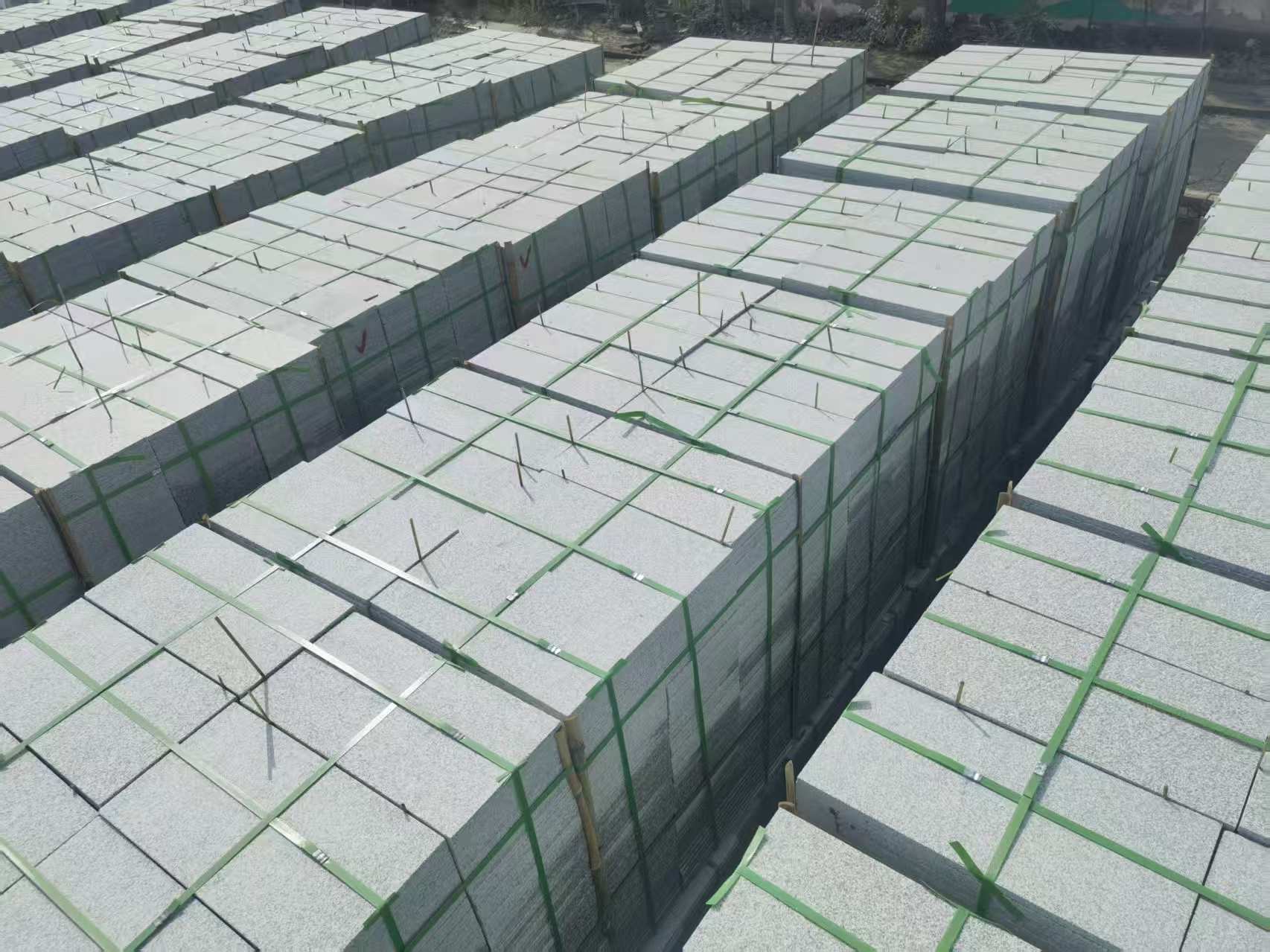 合肥 芝麻白1.8公分火烧300*600地铺，清仓大甩卖