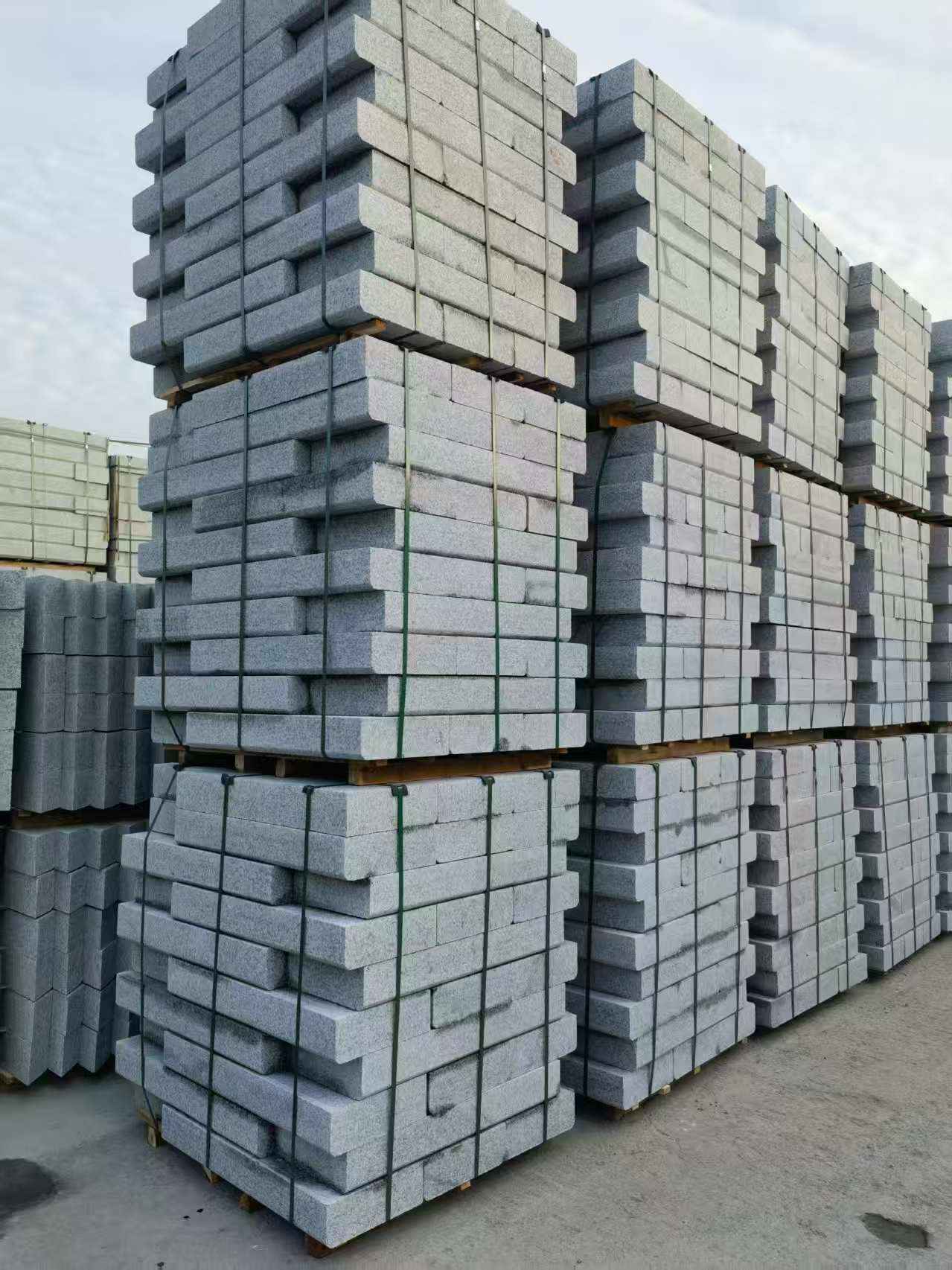 合肥 路沿石（路侧石），颜色一致，尺寸标准