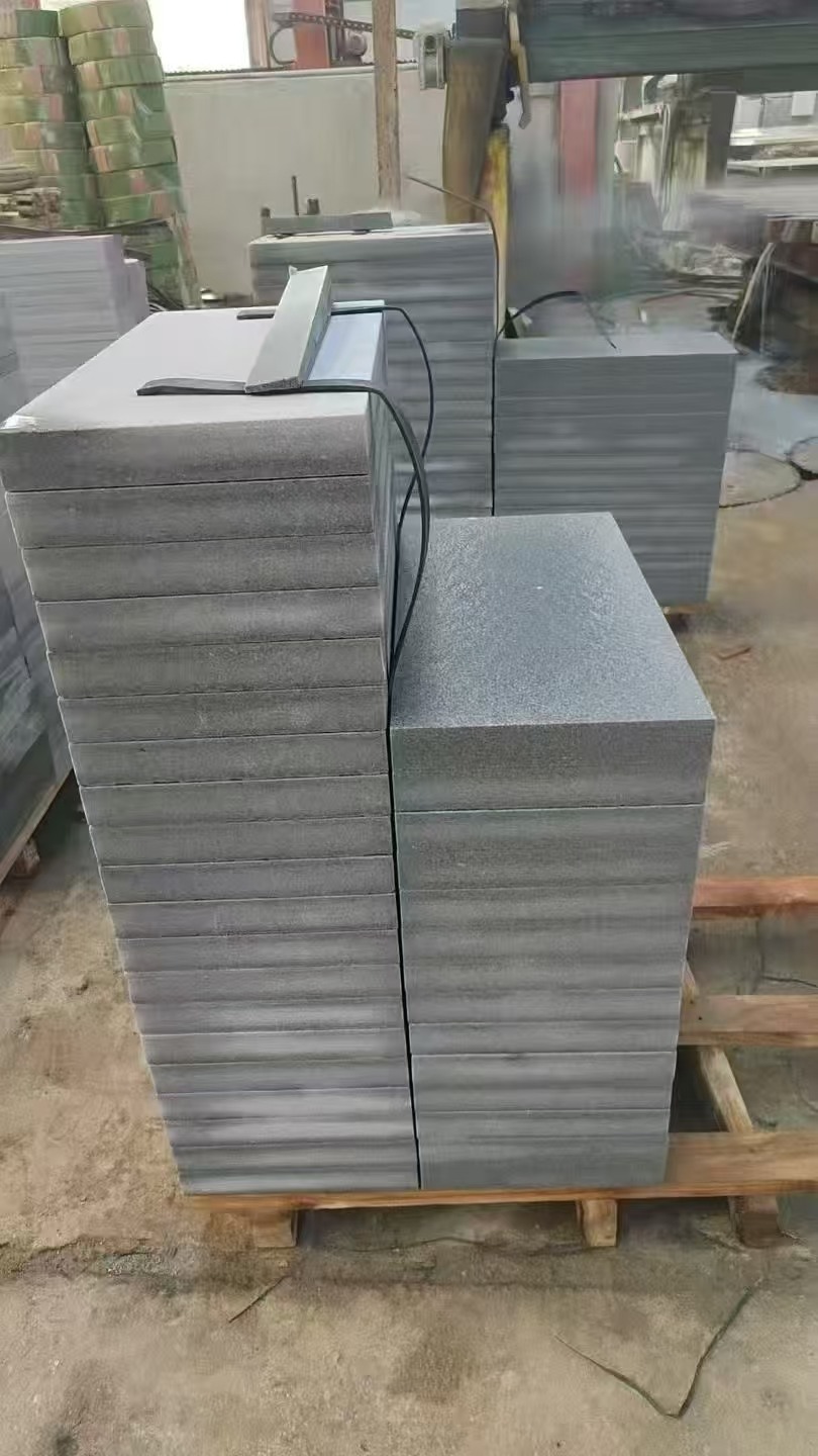 合肥 芝麻灰火烧面300*600*50地铺石材