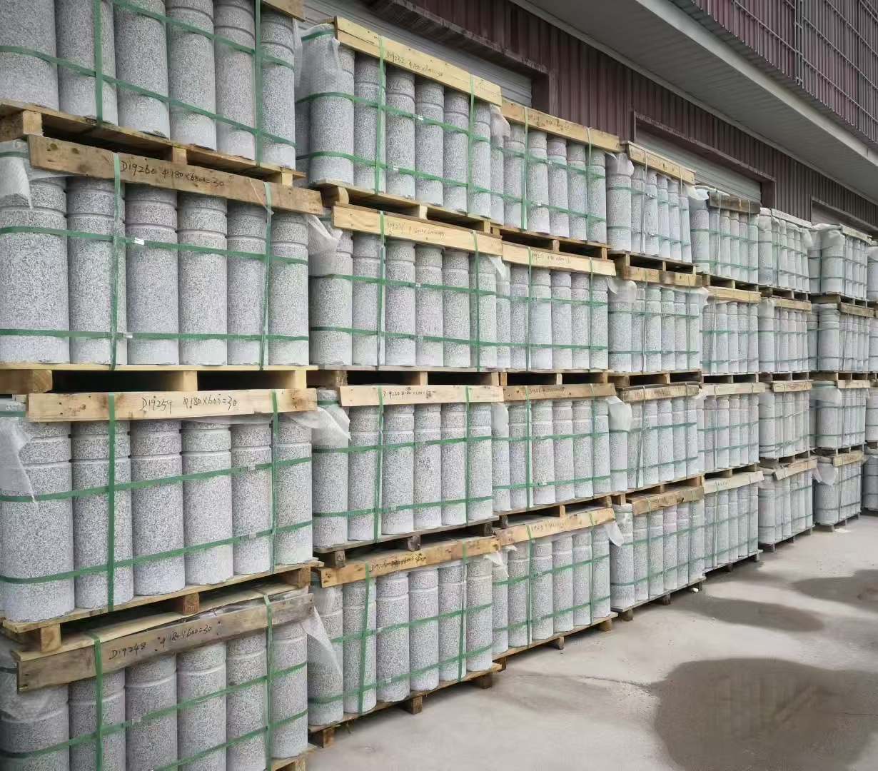 合肥 芝麻白挡车柱、阻车桩、隔离柱