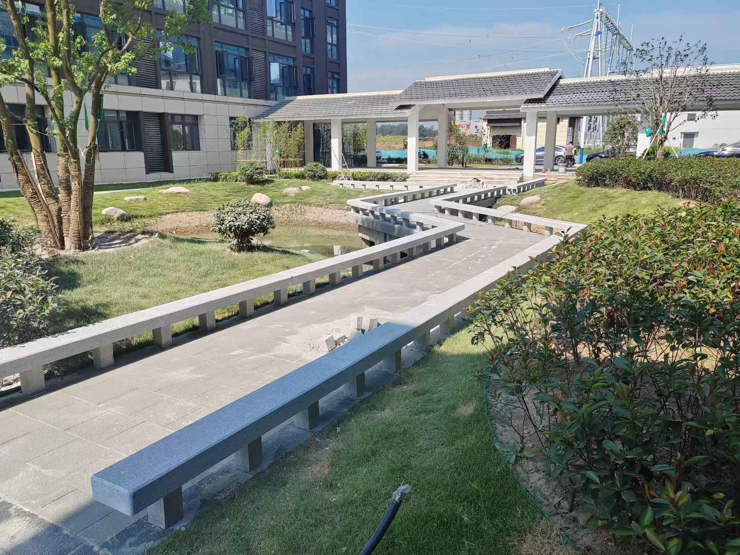 合肥 芝麻灰小区坐凳&栏杆安装效果